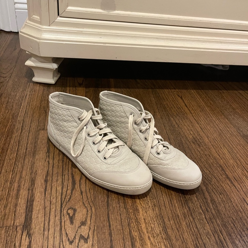 Brand: Gucci. Color: Beige.